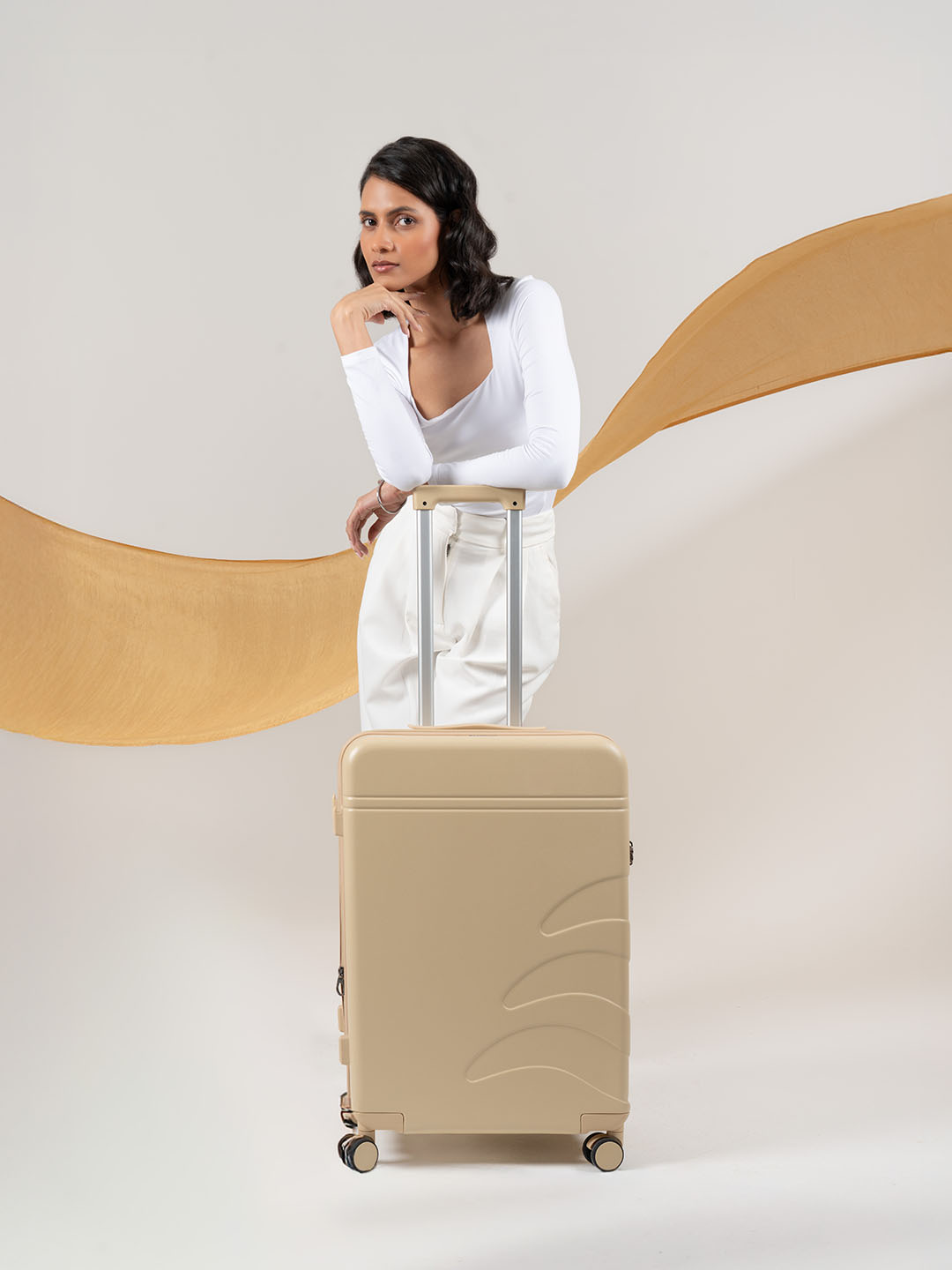 Flowe | Beige | Medium Hard Luggage