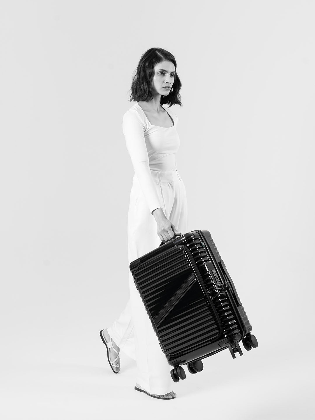 Oblique Pro | Black | Cabin Hard Luggage