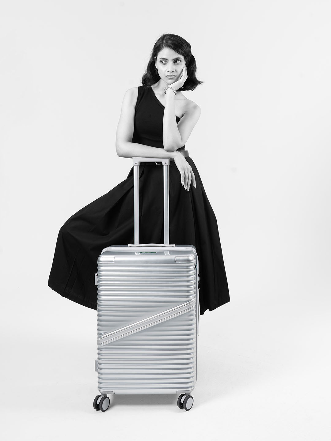 Oblique | Silver | Medium Hard Luggage
