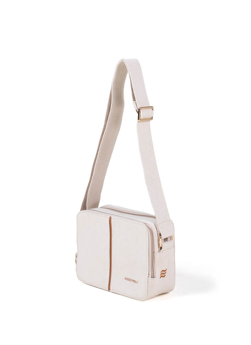 Handbag Calvin Klein Iris Crossbody Iris Beige Sling Bag