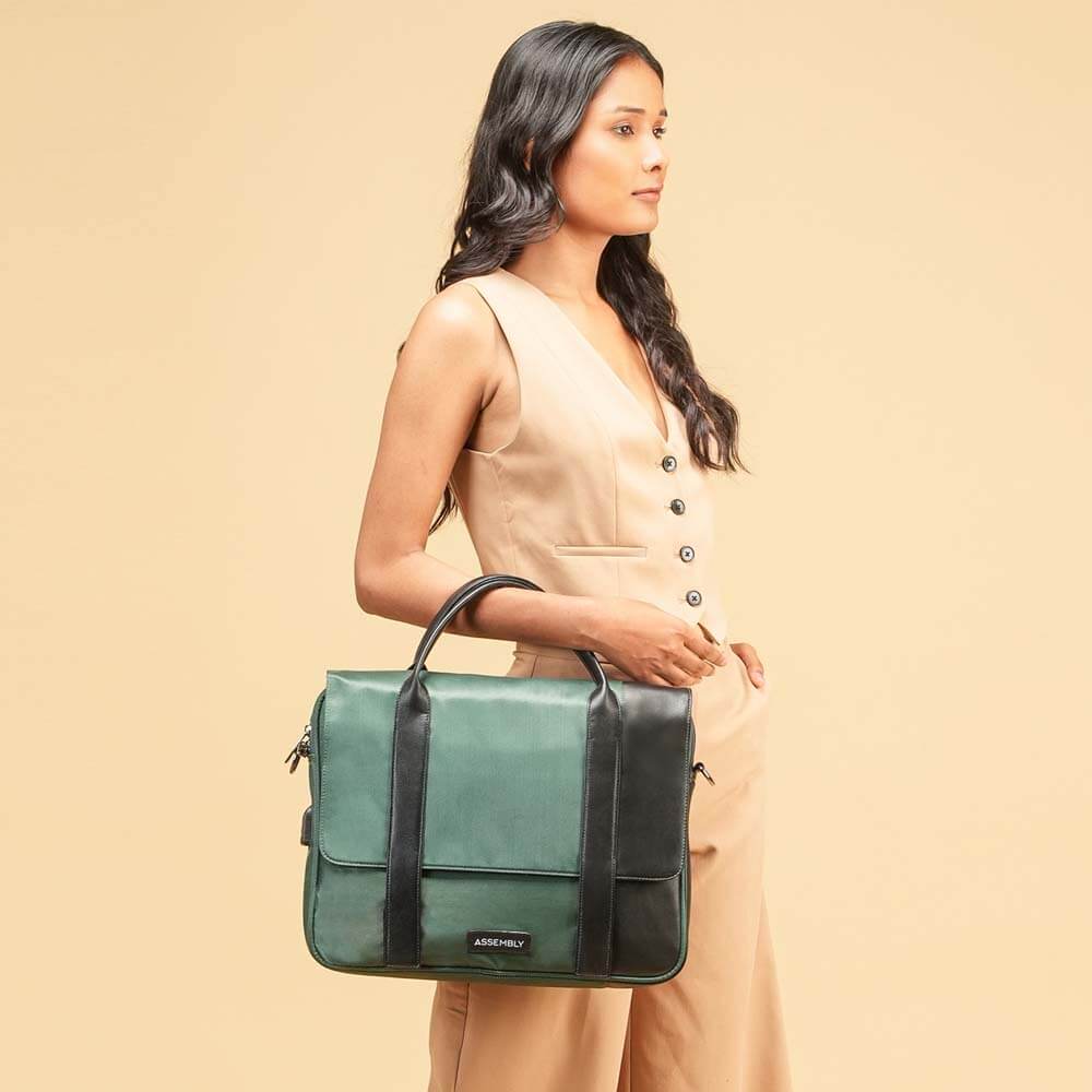 Urbix | Green | Premium Laptop Messenger Bag