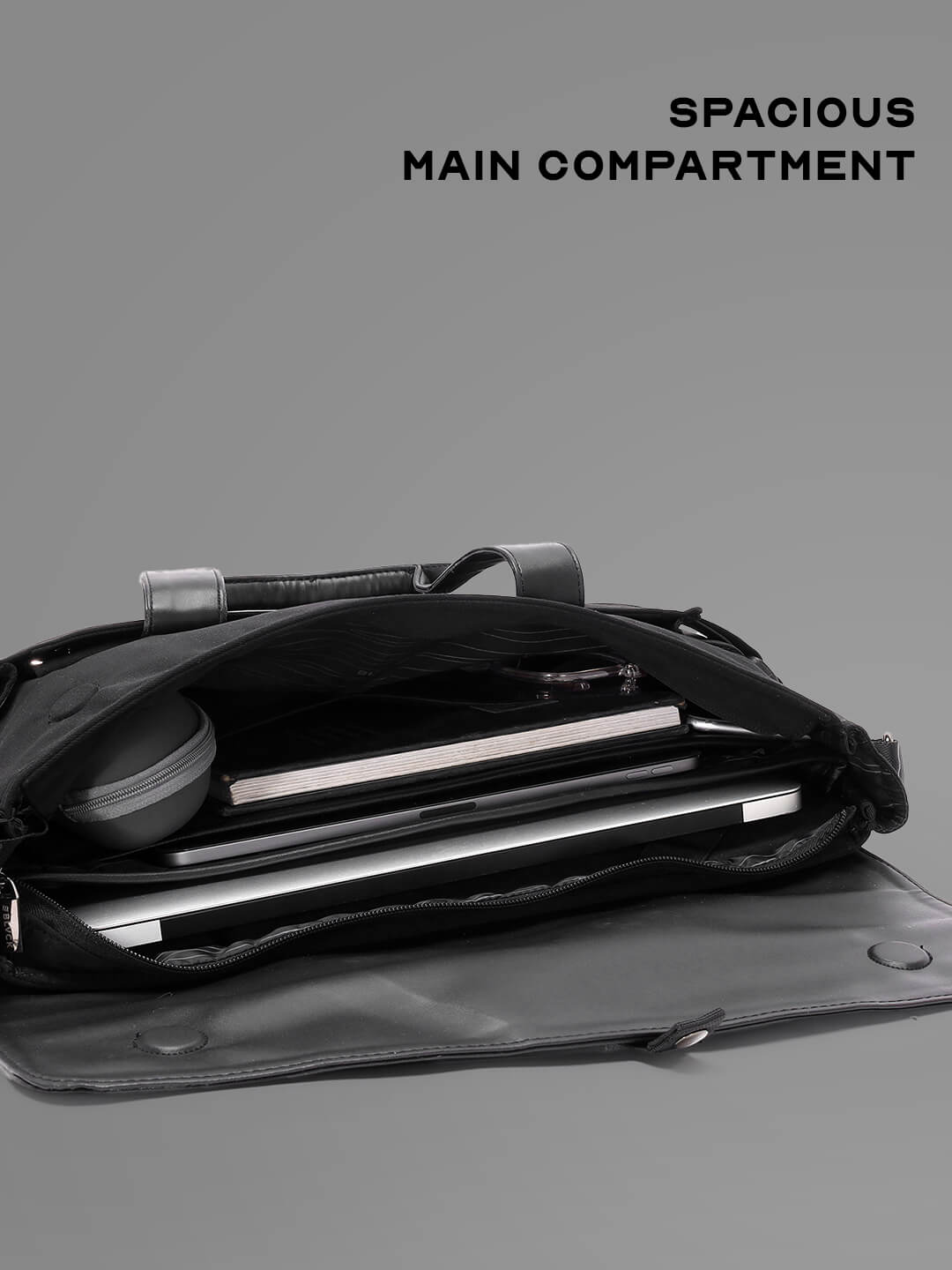 The Blvck Breeze Laptop Messenger
