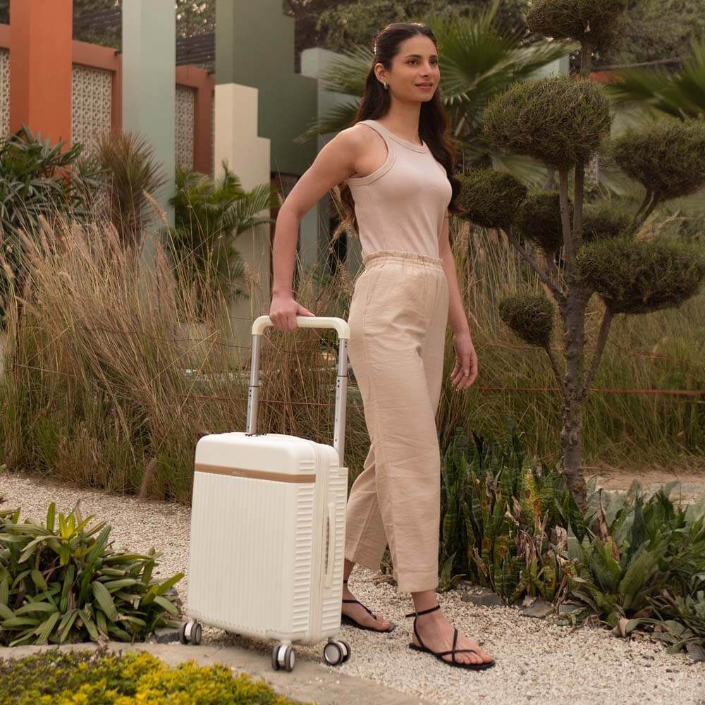Rover | Moon-White | Medium Hard Luggage